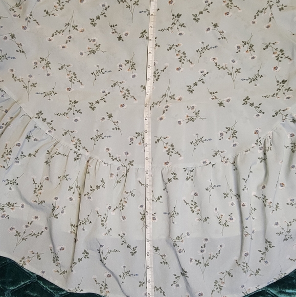 SHEIN light green top - Picture 4 of 5